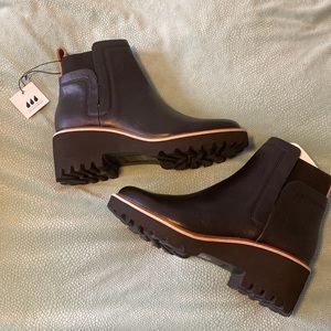 Huey h2o size 7 bootie